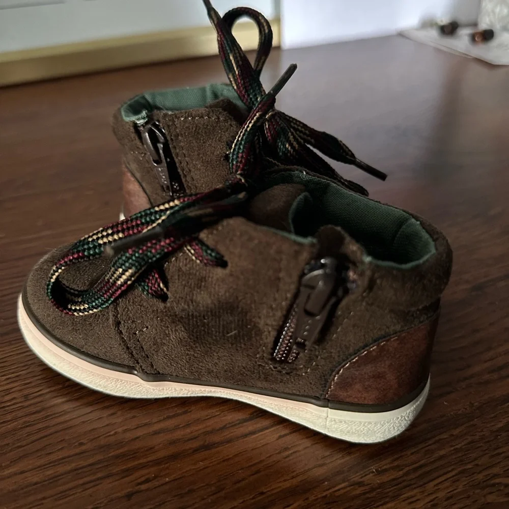 Cat & Jack Brown Suede Kids Shoes with Colorful Laces